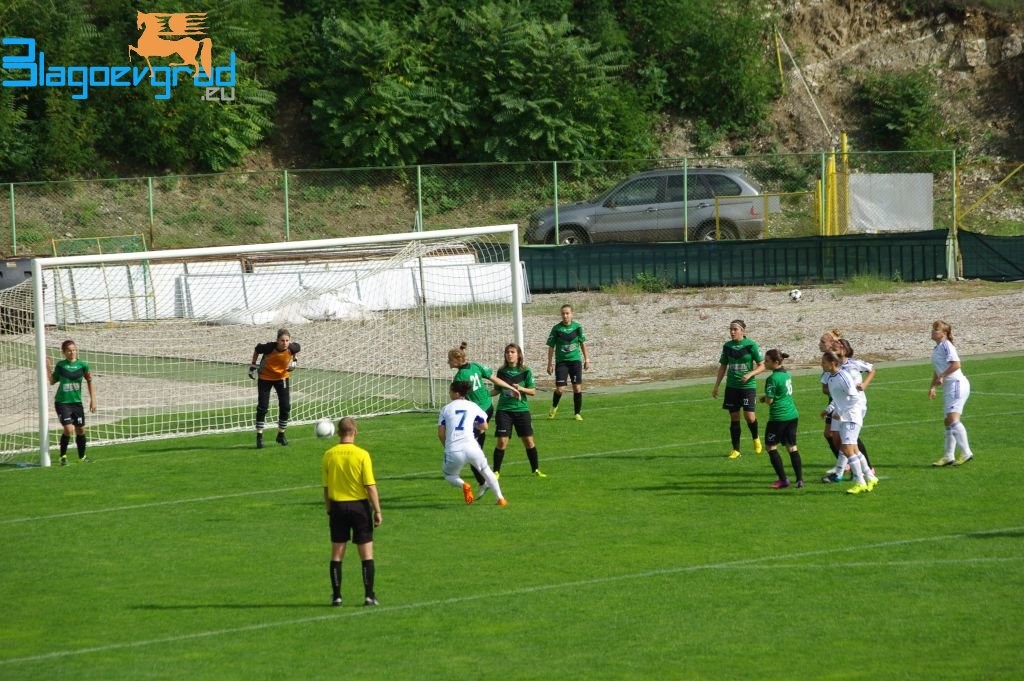 sportika nsa Blagoevgrad 2015 jenski futbol11