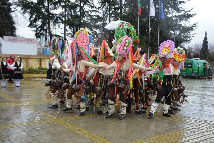 selo-kliment-nachalo-kukerski-fest-simitli9