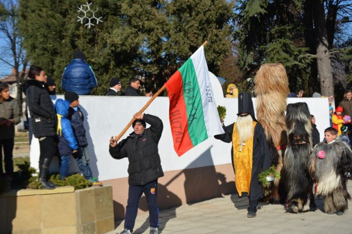 unikalen-maskarat-kukeri-simitli_b001005