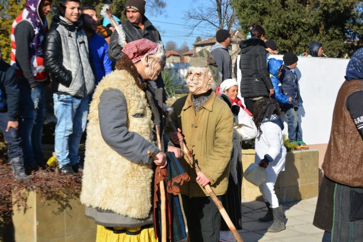 unikalen-maskarat-kukeri-simitli_b0011