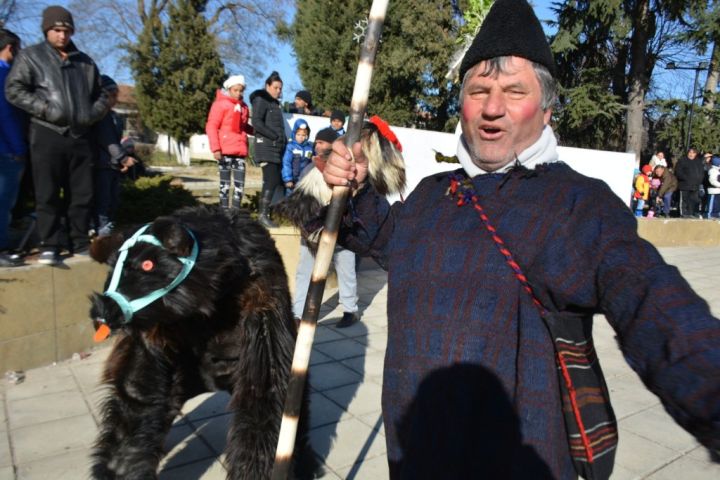 unikalen-maskarat-kukeri-simitli_b007