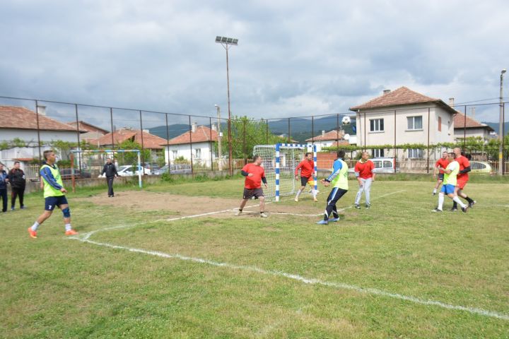 dadoha-start-na-velikdenskite-futbolni-turniri-v-polena-i-cherniche-104