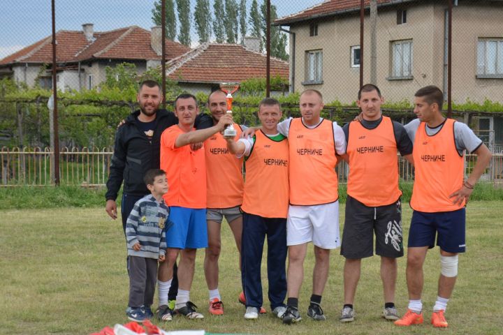 krupnik-i-cherniche-nadviha-konkurentsiyata-vv-velikdenskite-futbolni-turniri-093